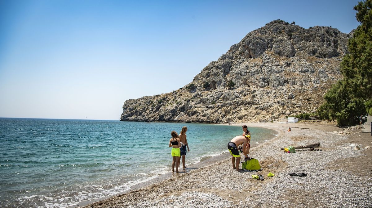 V Řecku přibývá nakažených turistů, tvoří většinu denního nárůstu